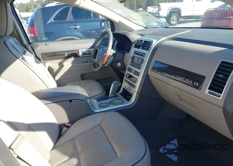 2010 Lincoln Mkx z USA, uszkodzony, nr VIN 2LMDJ6JC9ABJ28876